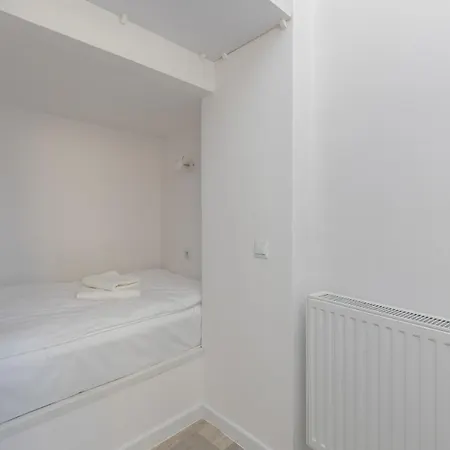 Business District 2 Bedroom For 5 Guests Wrzeszcz By Renters Apartmán
